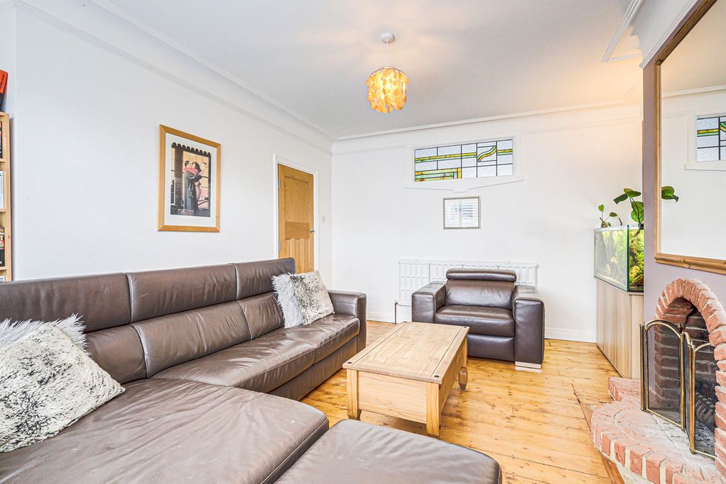 Property photo 3 of 44