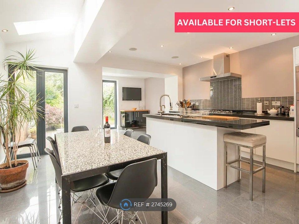 Property photo 1 of 9 Kitchen/Diner