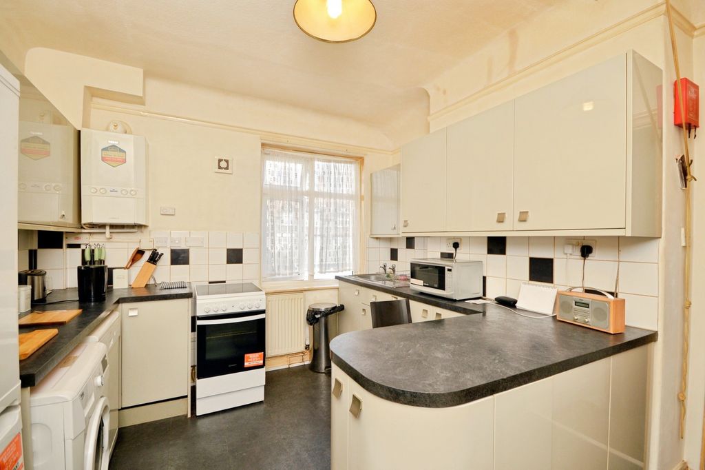 Property photo 3 of 23 Ff Kitchen