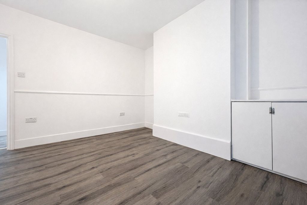 Property photo 3 of 12 Picture No. 12