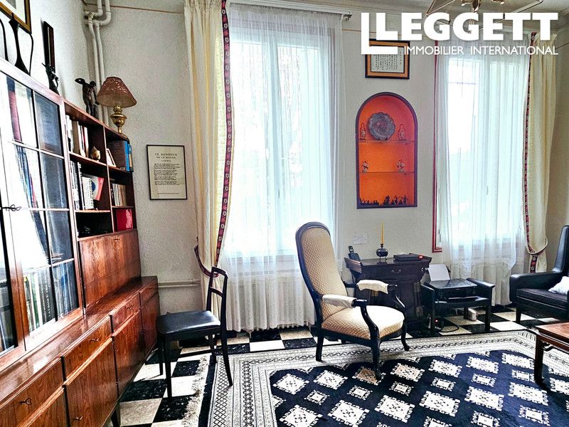 Property photo 2 of 10