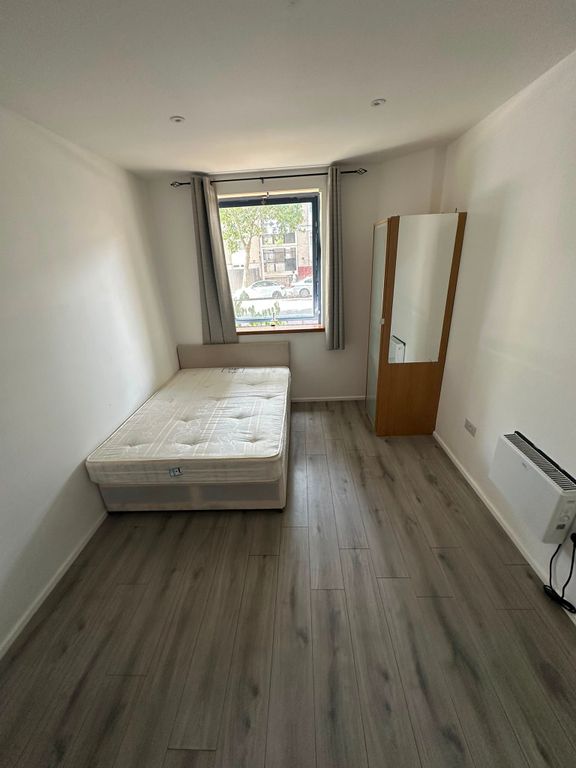 Property photo 1 of 2
