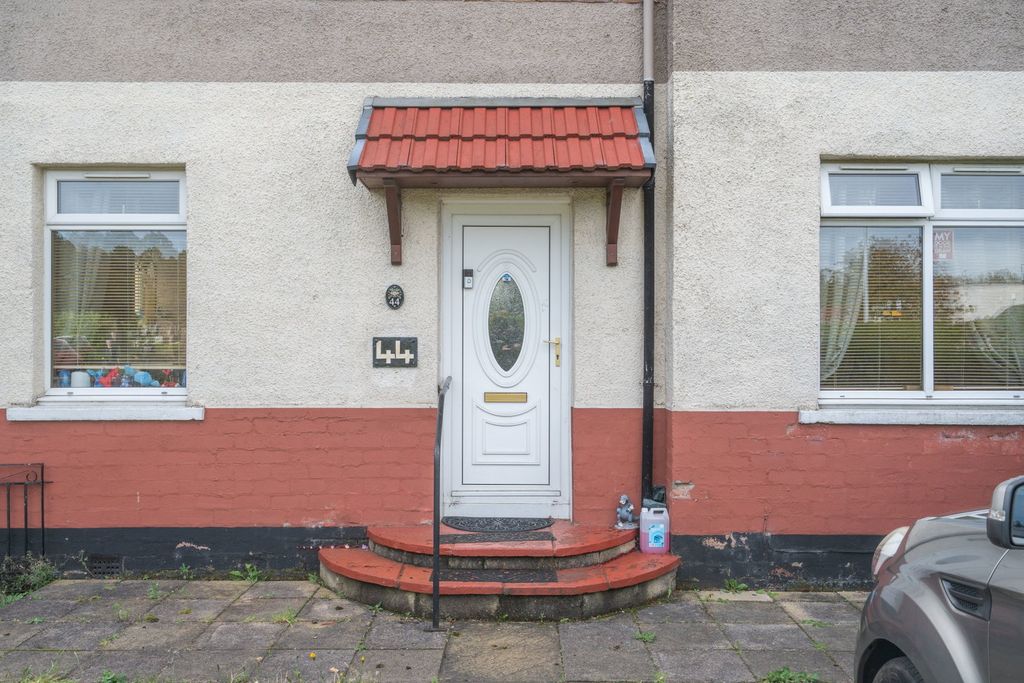 Property photo 3 of 23