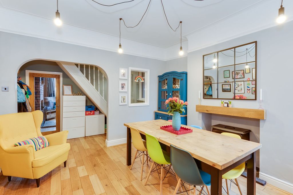 Property photo 3 of 35