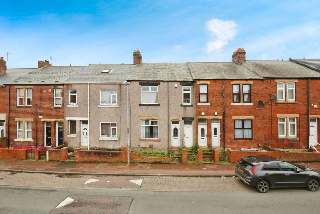 Property photo 1 of 10 Fron Of House.Jpg