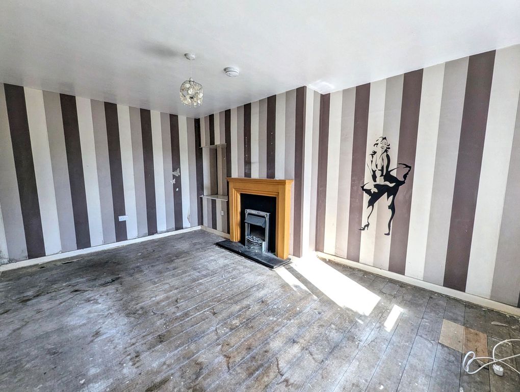 Property photo 3 of 23