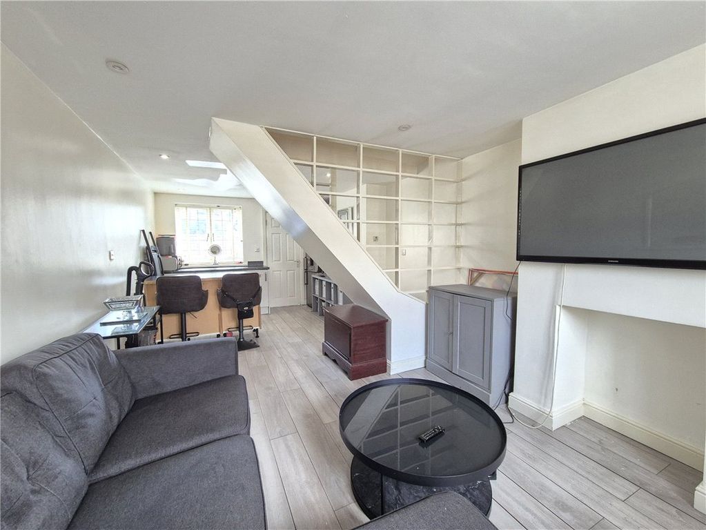 Property photo 2 of 11 Picture No. 06