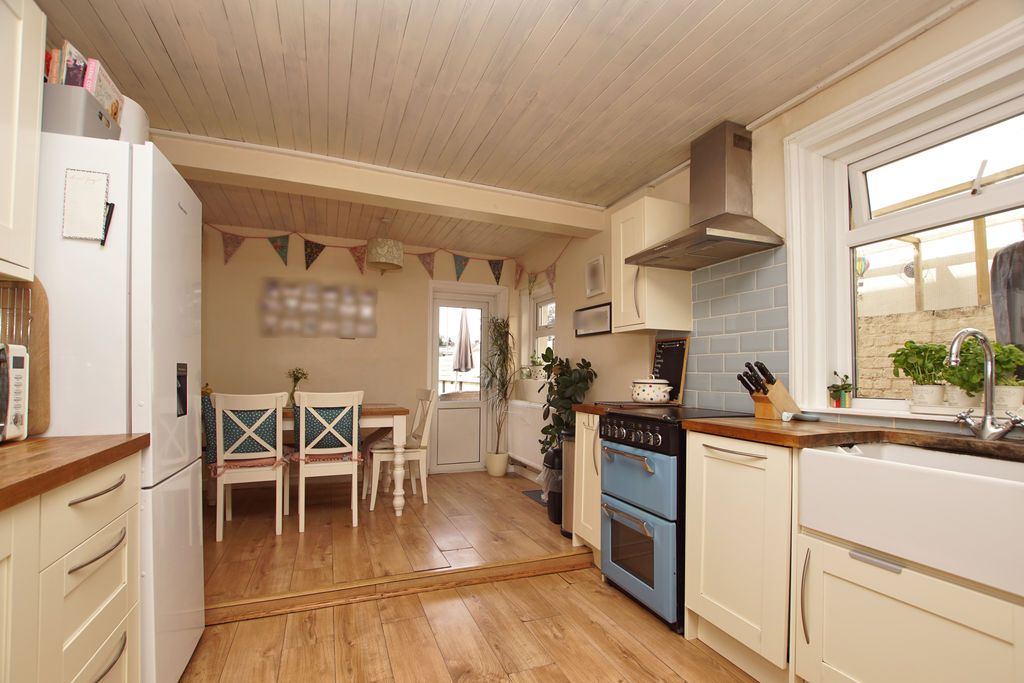 Property photo 3 of 20 Kitchen/Breakfast Room