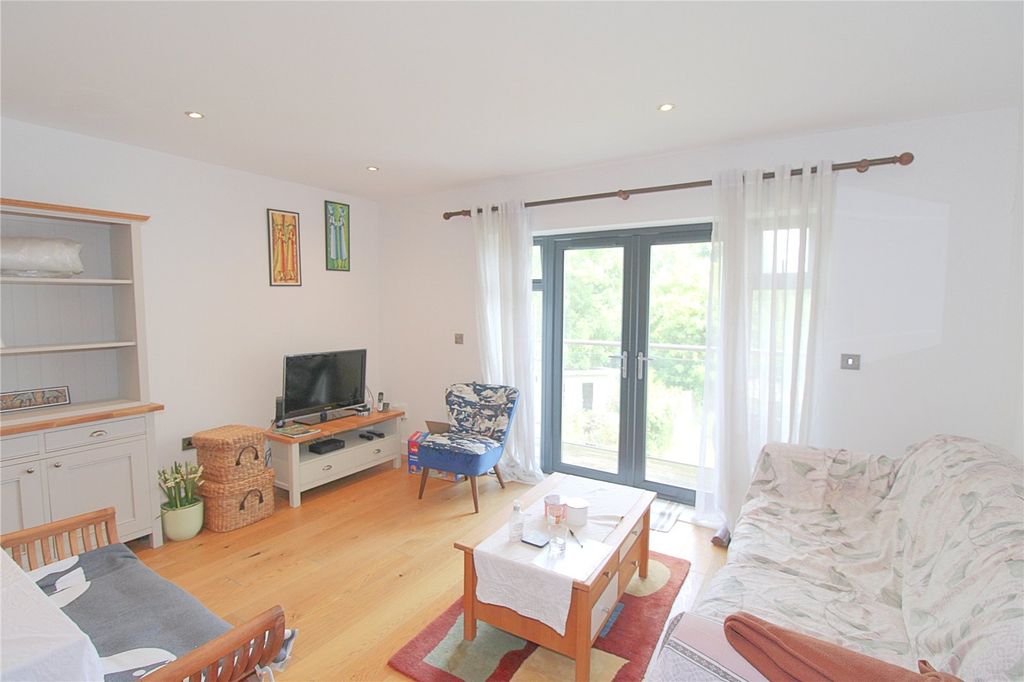 Property photo 2 of 8 Picture No. 03