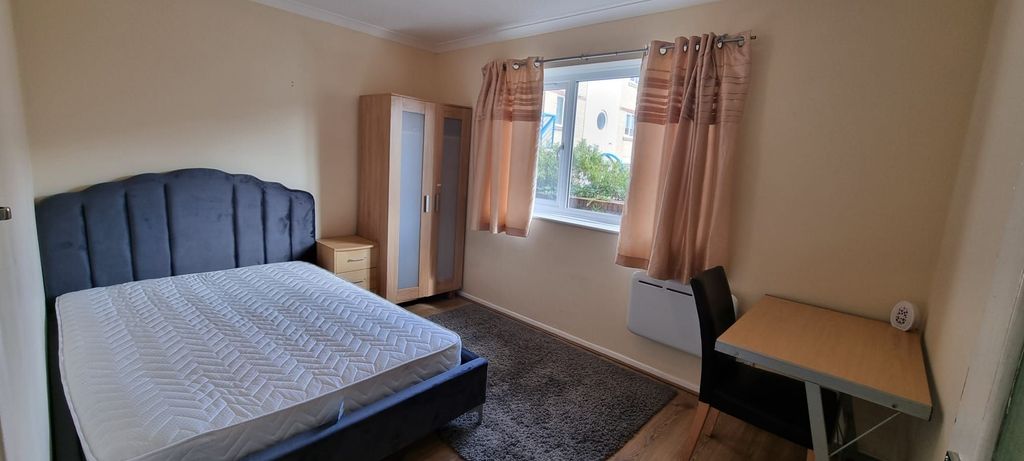 Additional image 4 of 2 bed flat to rentFlat, Catrin House, Trawler Road, Maritime Quarter, Swansea SA1
