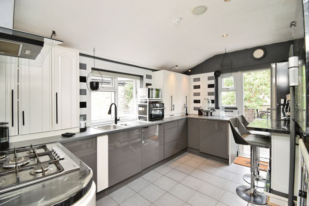 Property photo 1 of 16 Kitchen