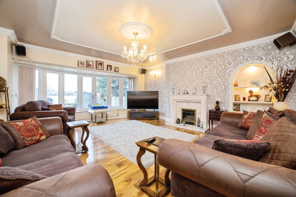 Property photo 2 of 20