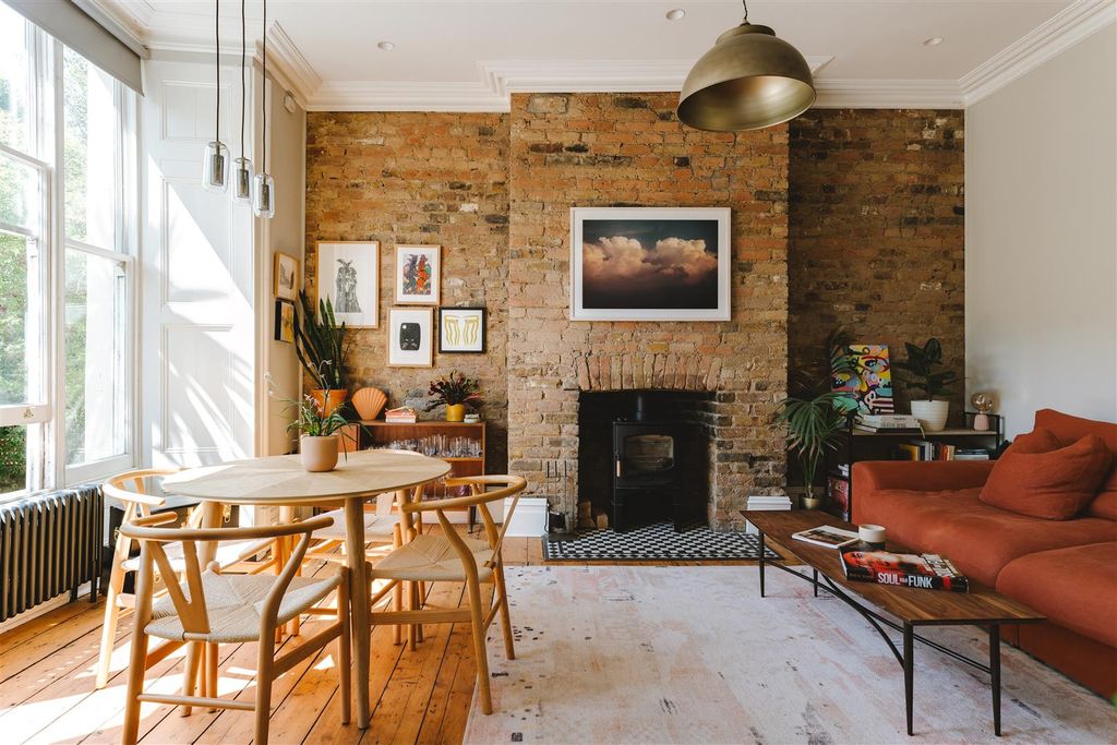 Property photo 1 of 27 Upper Clapton Road-17.Jpg