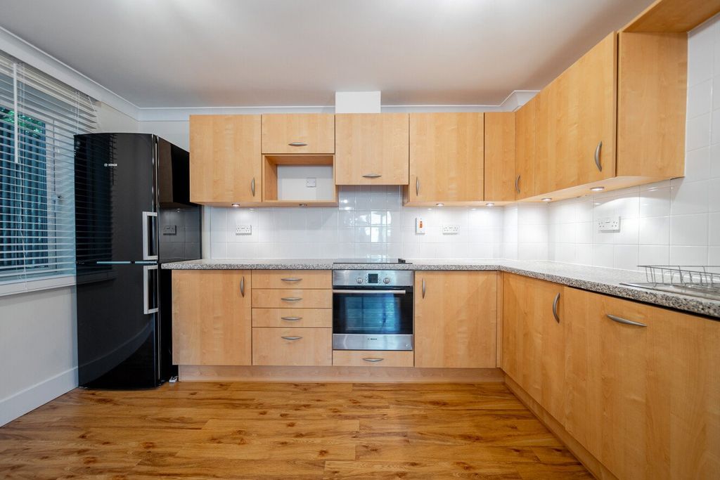 Property photo 3 of 18 Picture No. 06