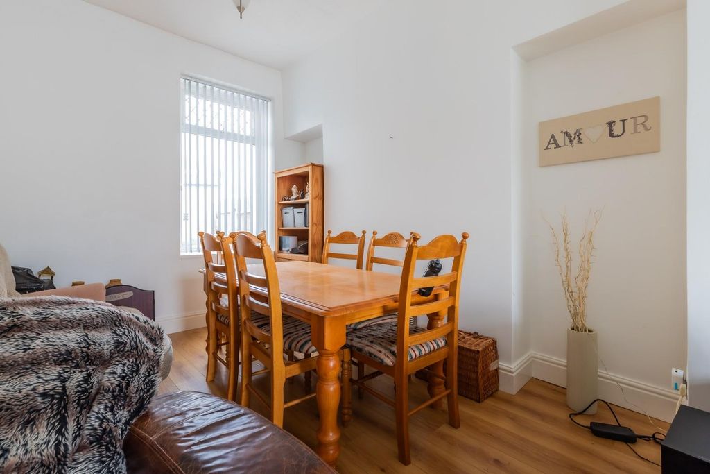 Property photo 3 of 16 Dining