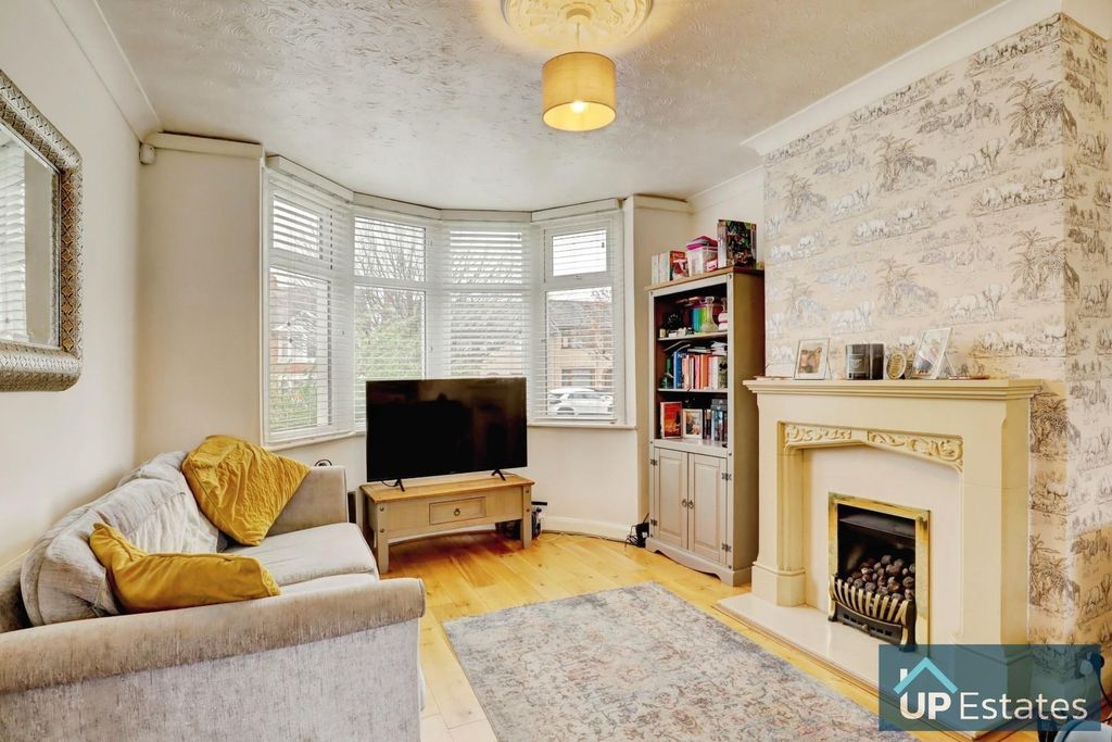 Property photo 2 of 14 Living Room