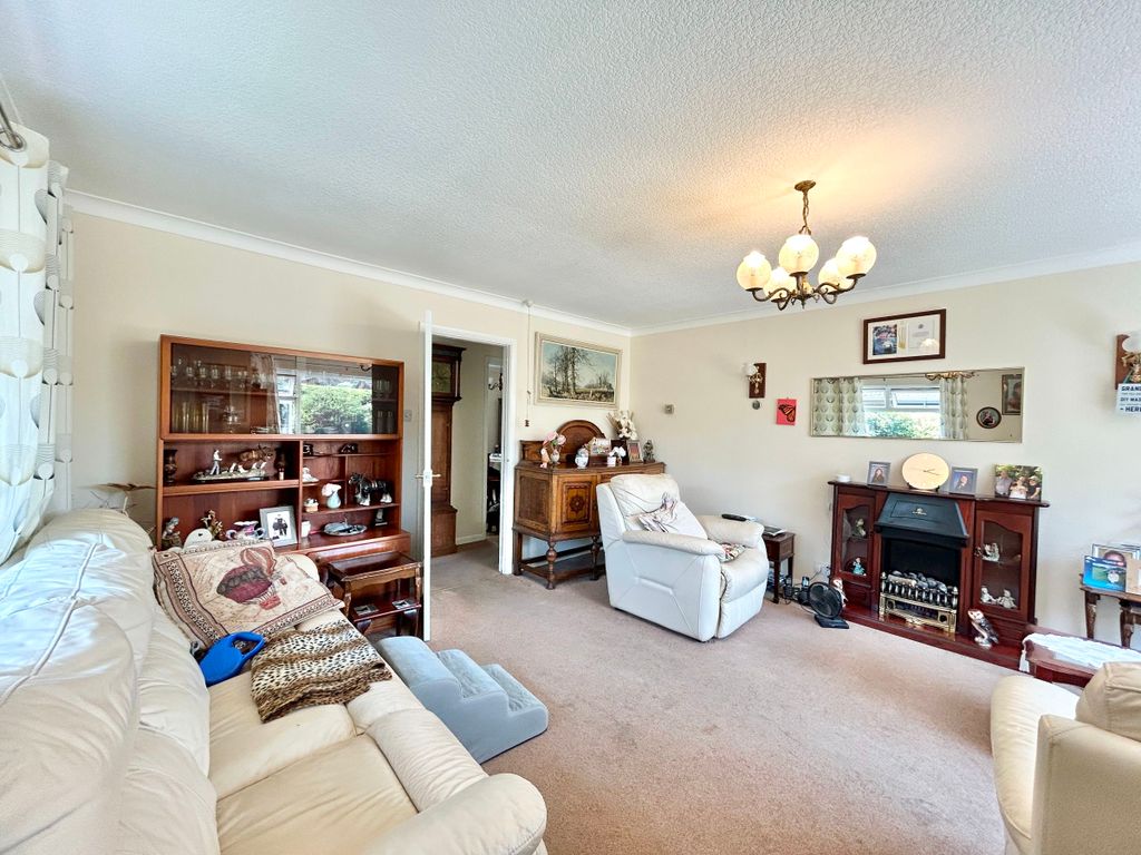 Property photo 2 of 21
