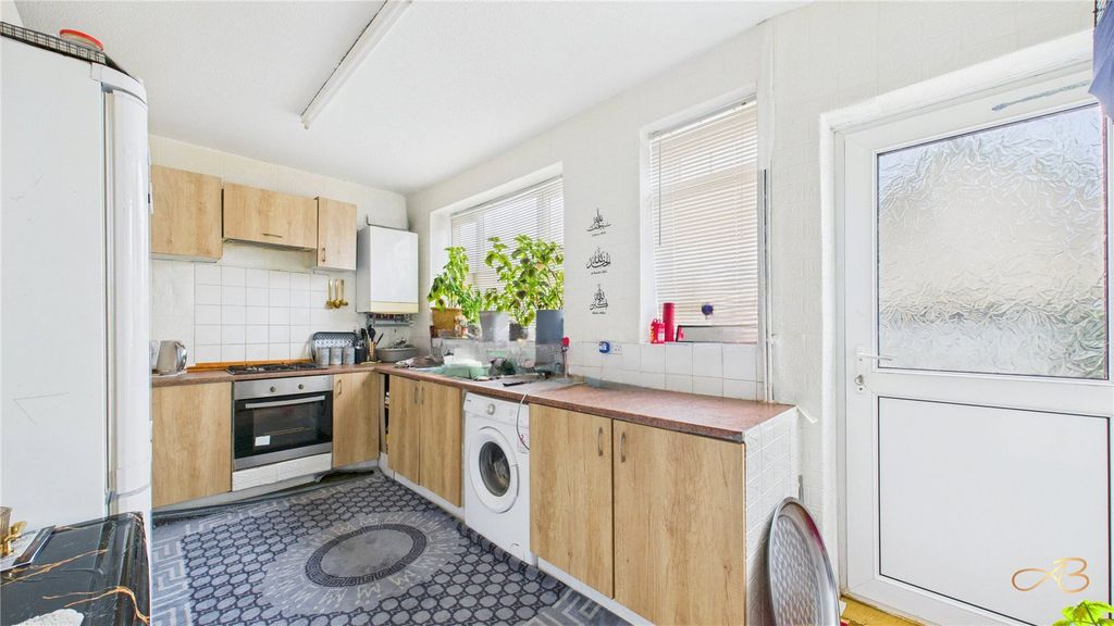 Property photo 3 of 11 Picture No. 05
