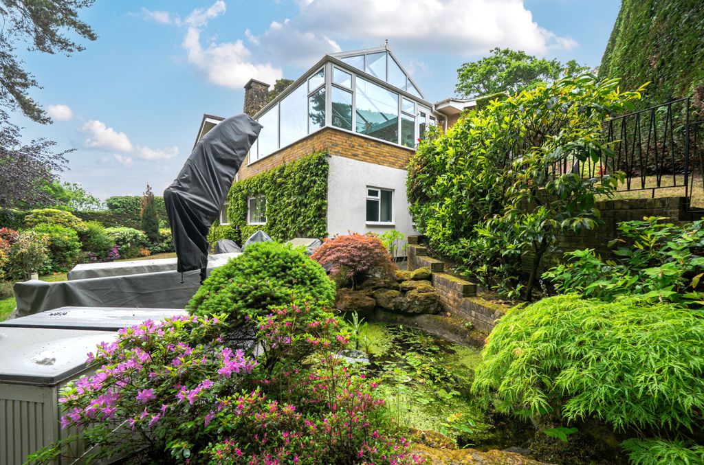 Property photo 1 of 27 1458135-32-6A01Fb...