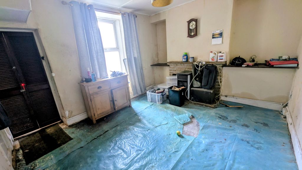 Property photo 3 of 9 Gallery