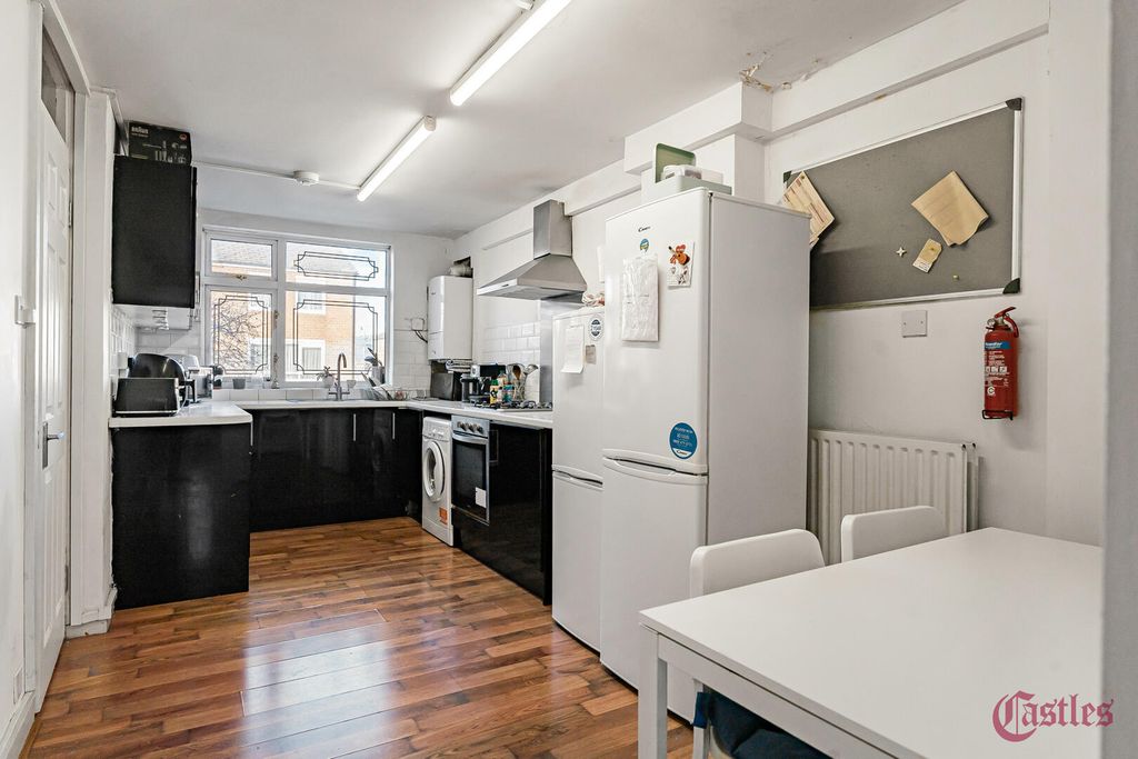 Property photo 1 of 31 Kitchen