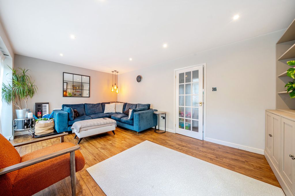 Property photo 3 of 21 1314925-16-6877Ba...