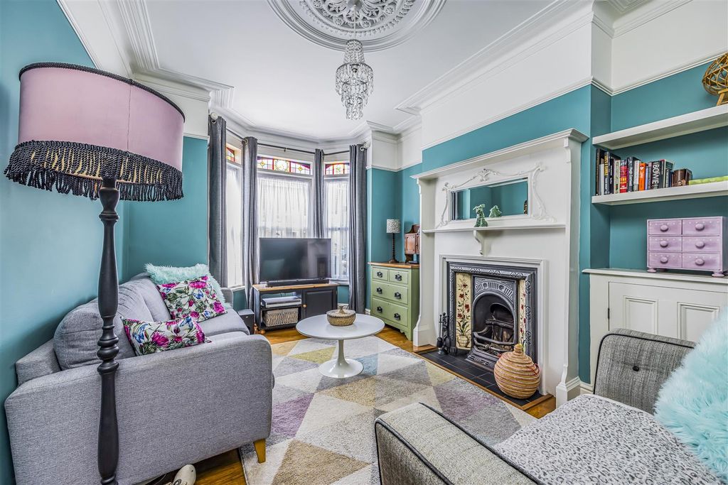 Property photo 3 of 15 26 Burlington Road, Copnor-Porticomarketing-Soldby