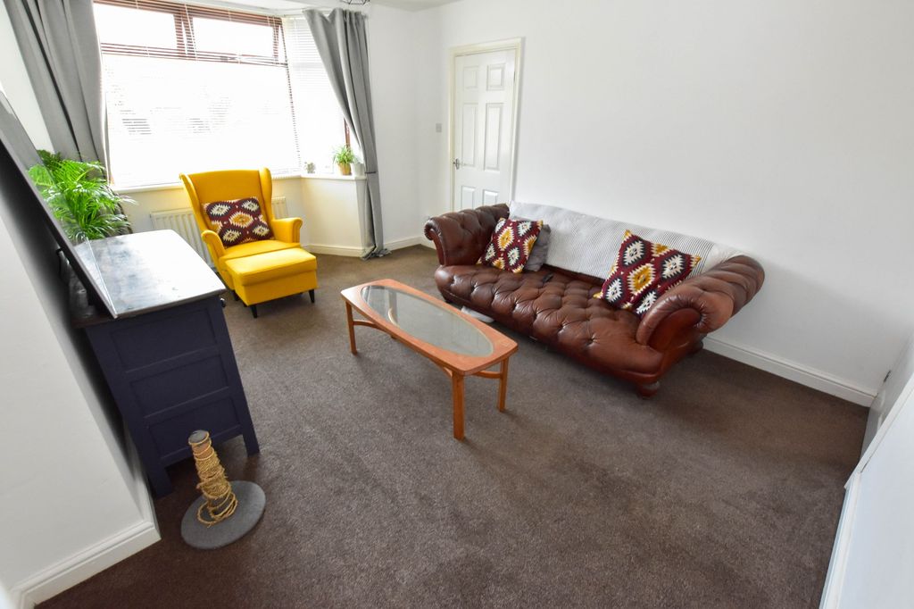 Property photo 3 of 13 Photo 7