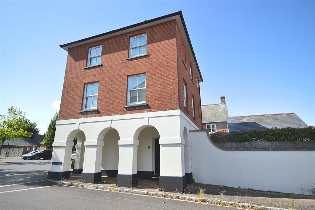 Property photo 1 of 14 14 (2).Png