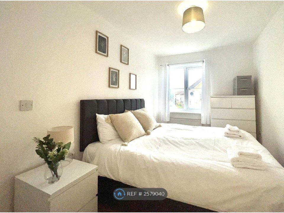 Property photo 3 of 10 Bedroom