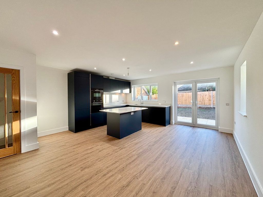 Property photo 3 of 23