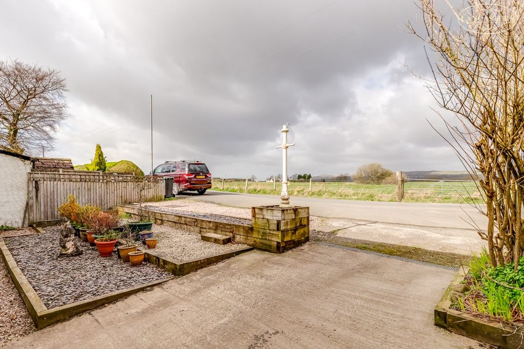 Property photo 3 of 20 Views Views And Drive