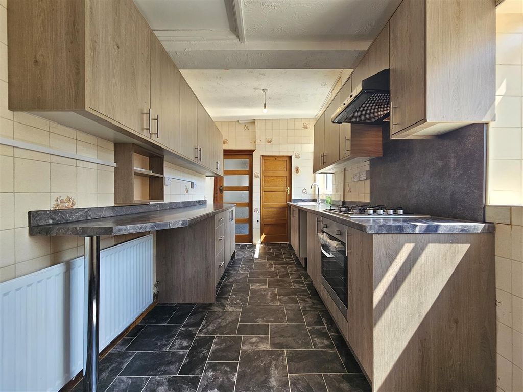 Property photo 2 of 14 Kitchen