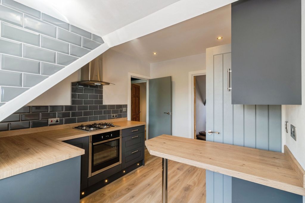 Property photo 1 of 20 Kitchen