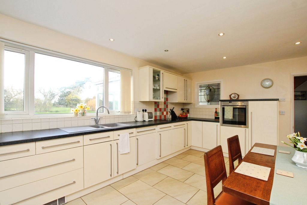 Property photo 2 of 25 d4Fbda48-Img_1704