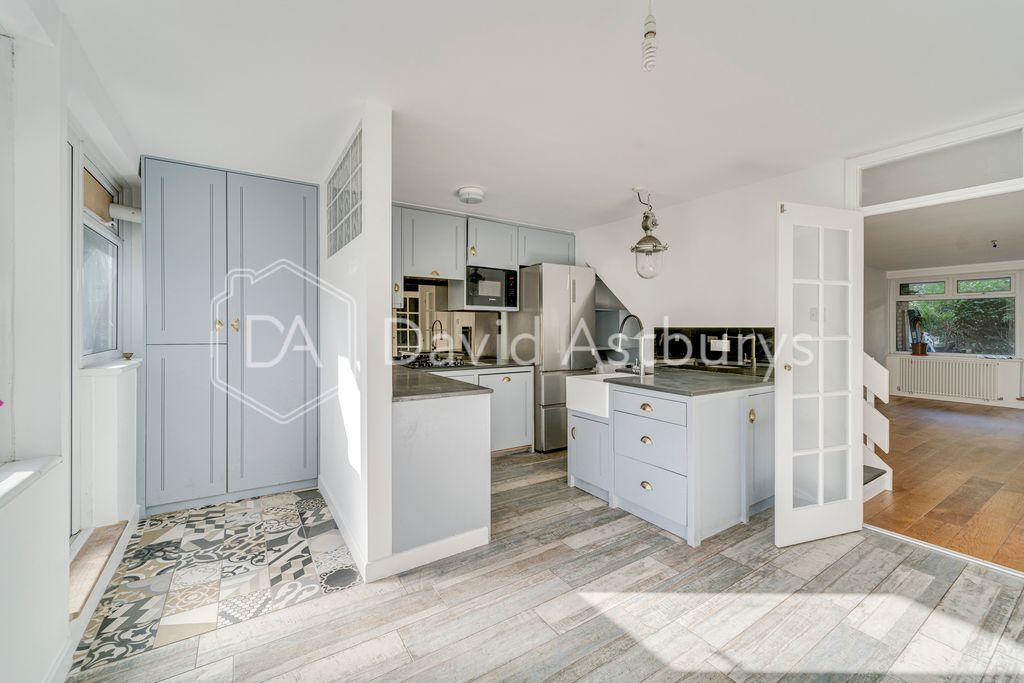 Property photo 3 of 17 Ndb04639_Enfused