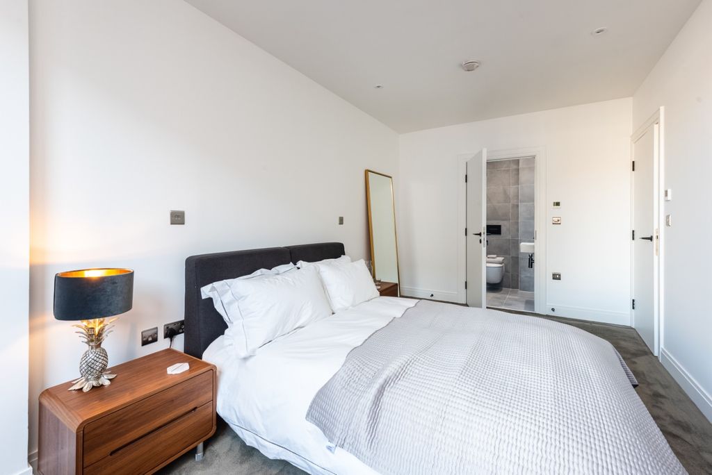 Property photo 3 of 17 4971203