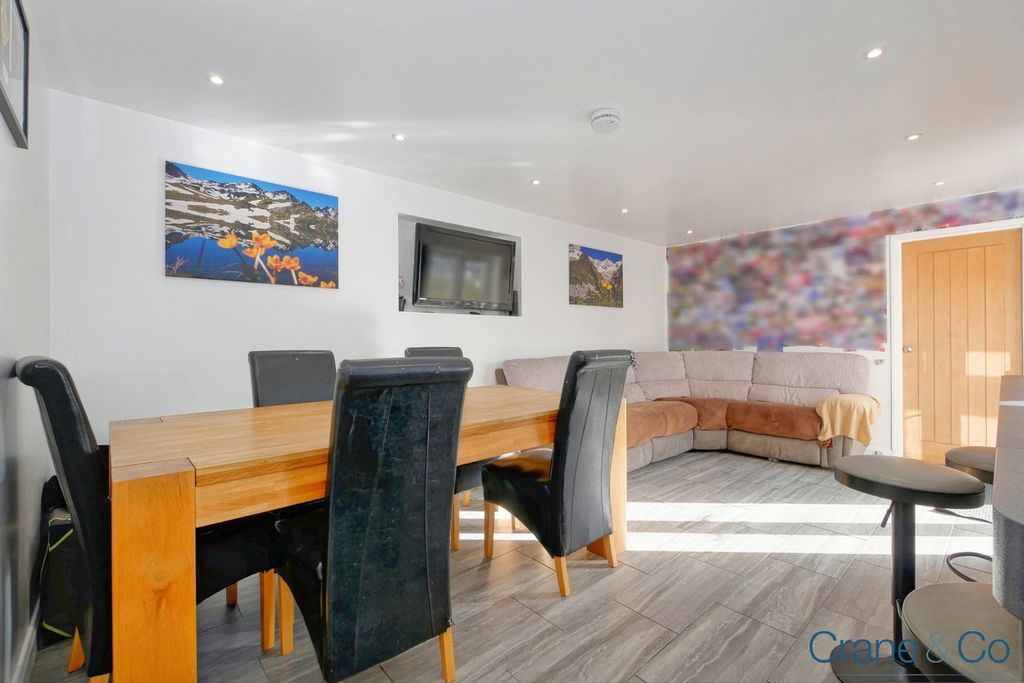 Property photo 3 of 30