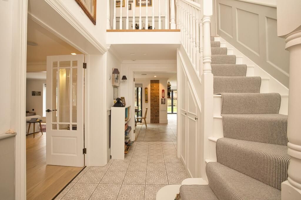 Property photo 2 of 22
