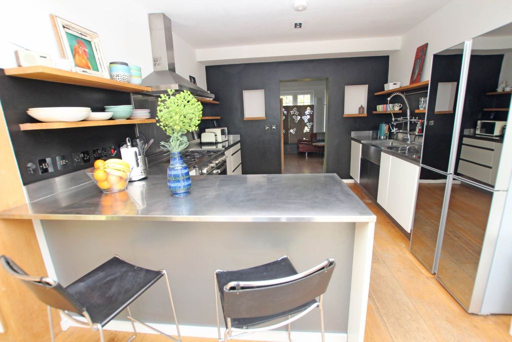 Additional image 19 of 3 bed detached house for saleHolywell Close, Eastbourne BN20