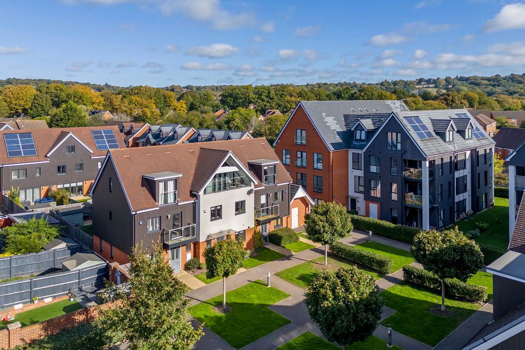 Property photo 3 of 23