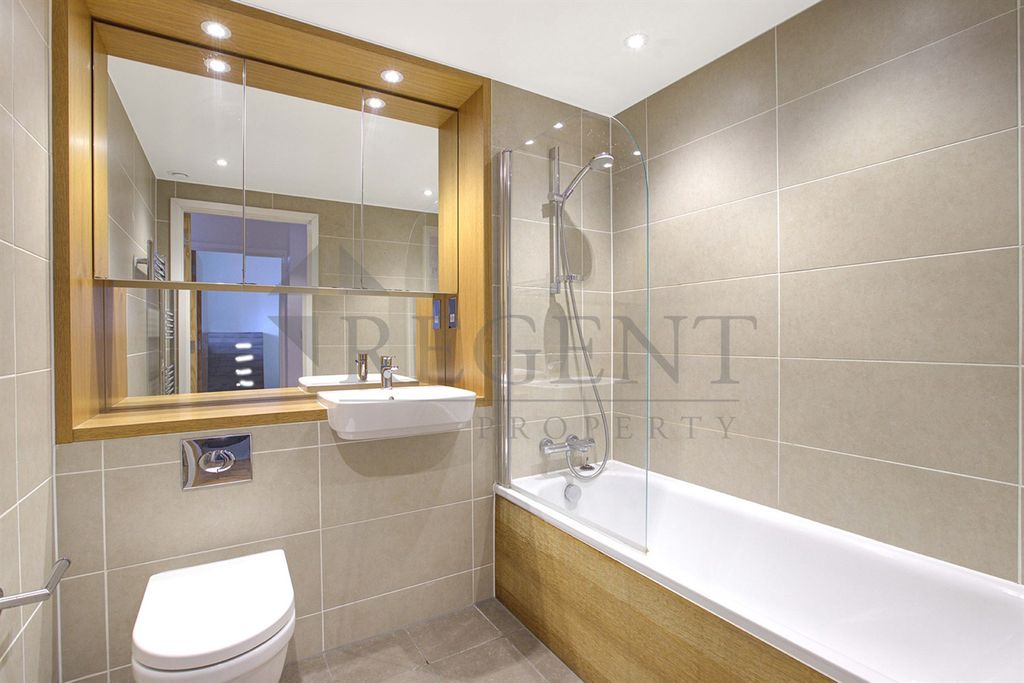 Property photo 3 of 8 Bathroom 2