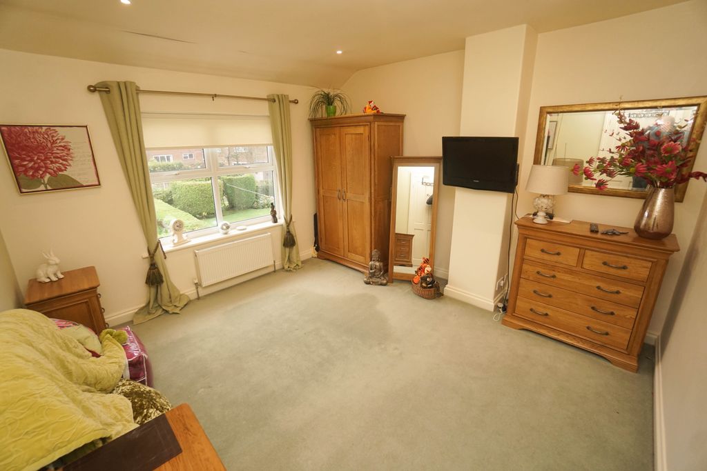 Property photo 3 of 17 Photo 10
