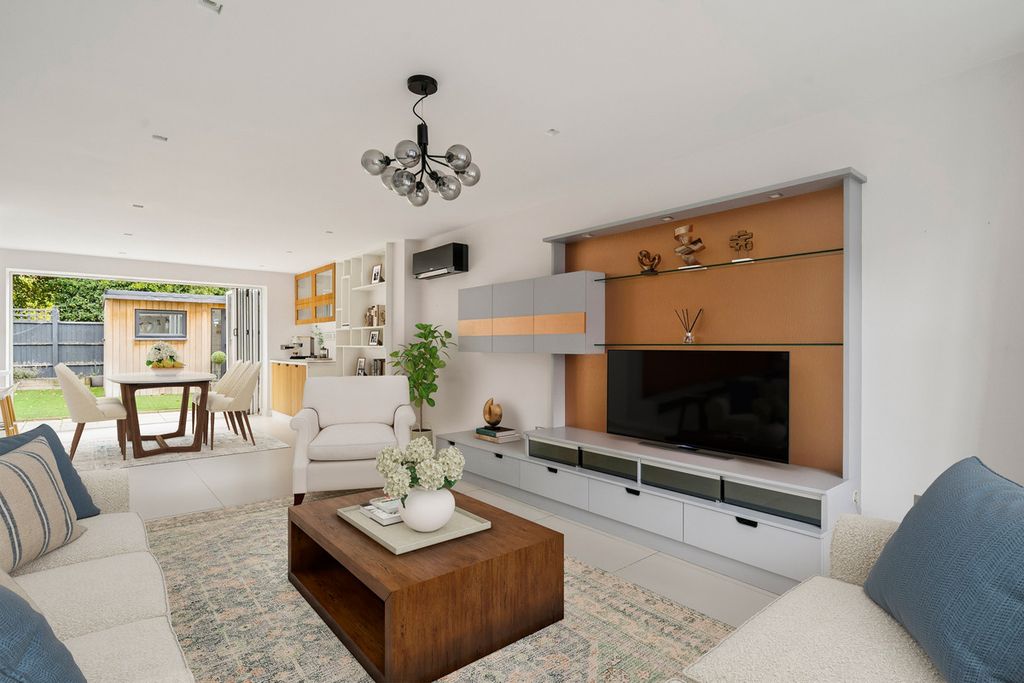 Property photo 1 of 21