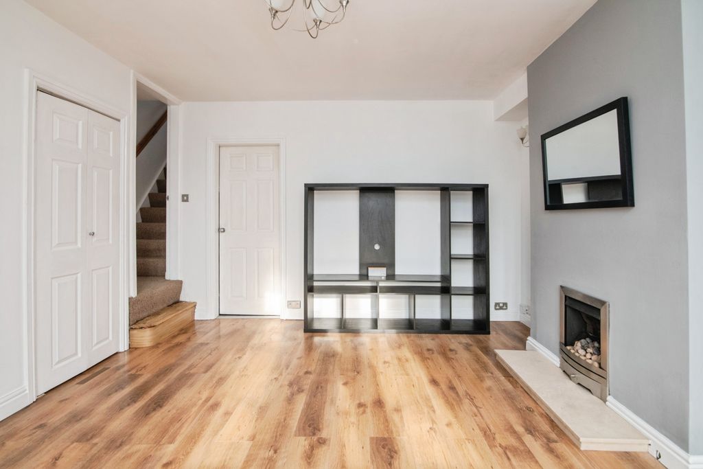 Property photo 3 of 15 Living Room