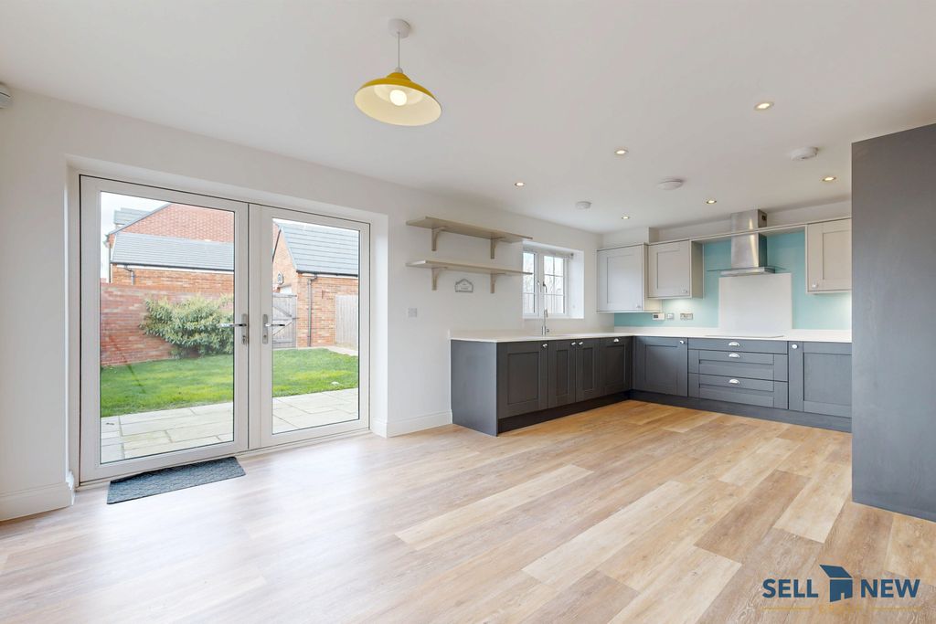 Property photo 2 of 32 Internal Photo