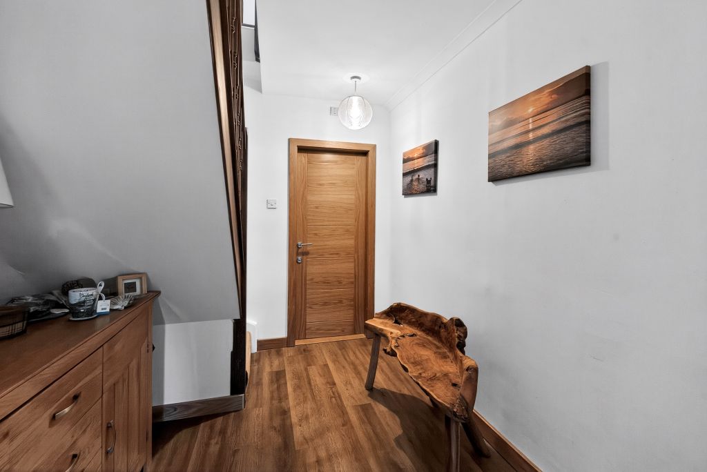 Property photo 2 of 25