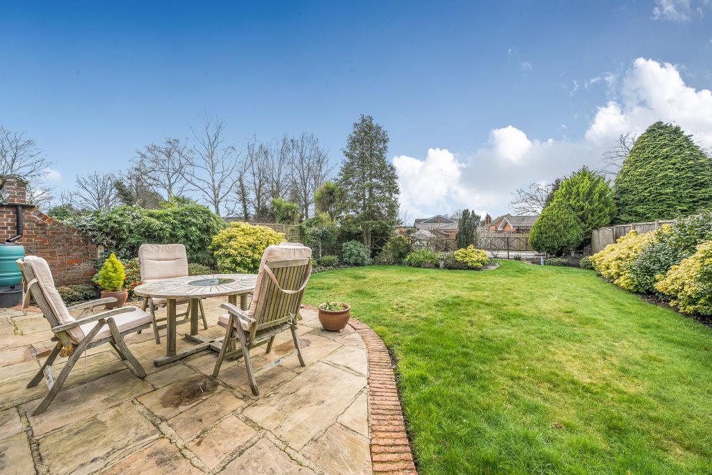 Property photo 2 of 17