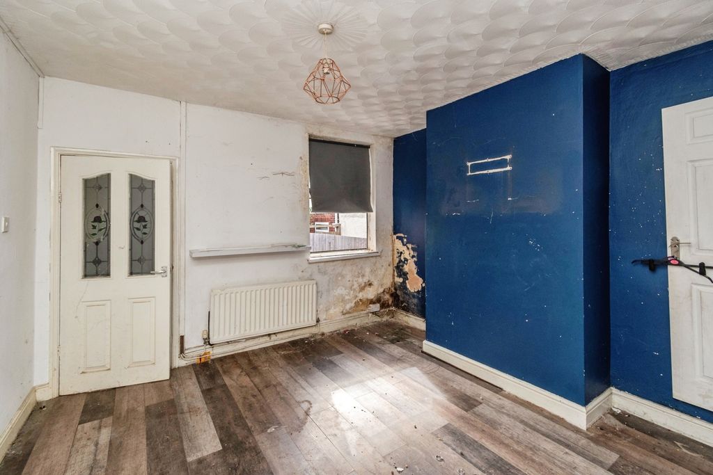Property photo 3 of 21 Pbox-Img.Jpg