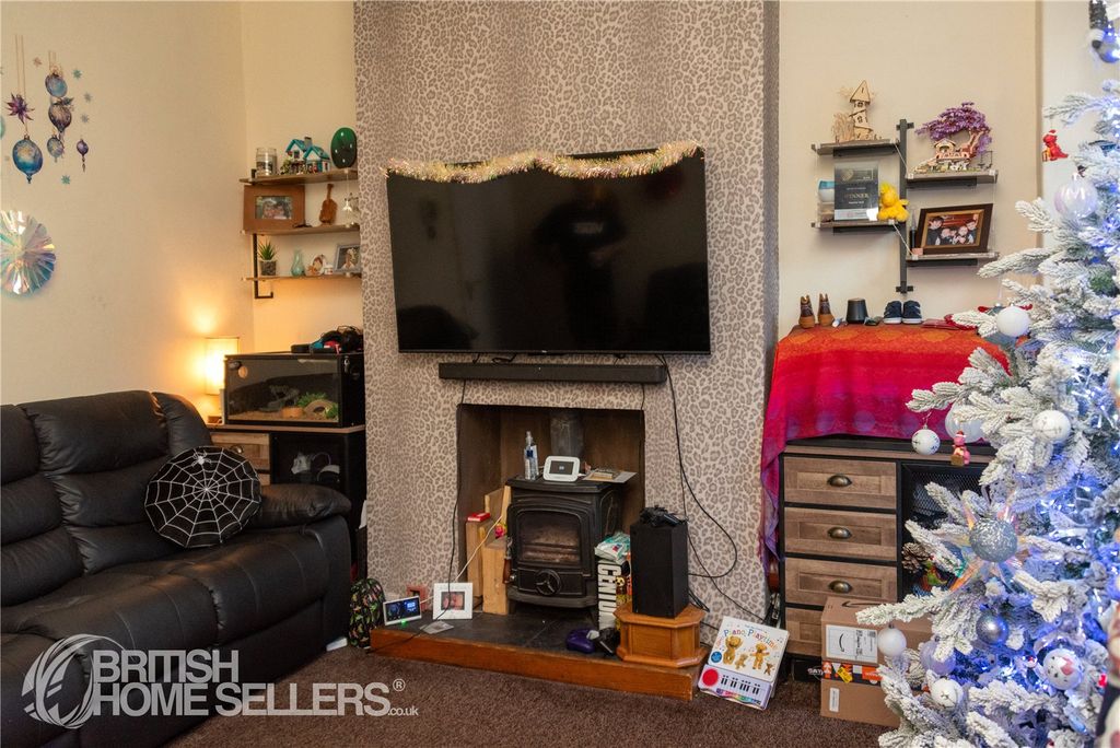 Property photo 3 of 29 Picture No. 28